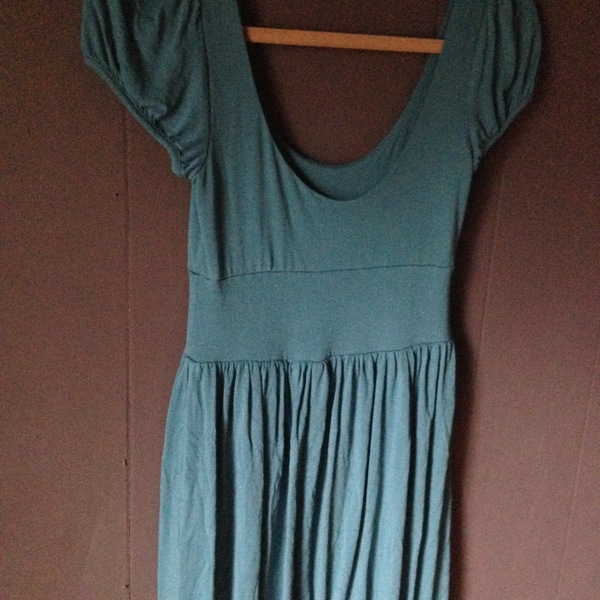 Blue dress is being swapped online for free