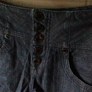 Button up shorts is being swapped online for free