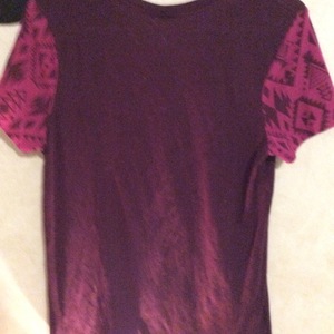 Vs pink tee  is being swapped online for free