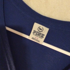 Vs pink shirt is being swapped online for free