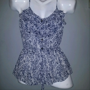 MUDD Ruffled Tank Top & cardigan  is being swapped online for free