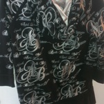 Apple Bottom hooded jacket is being swapped online for free