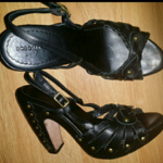 BCBG Maxazria heels Sz 6 is being swapped online for free