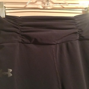 Under ARMOUR Women's Yoga Pants-gathered Waist Design -Sz.S is being swapped online for free