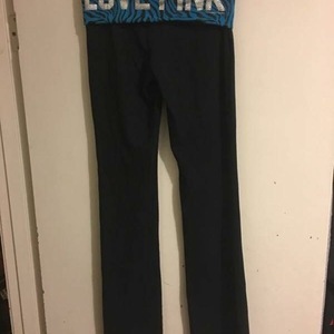 Vs Pink Bling & Leopard Yoga Pants-like New-Sz.XS is being swapped online for free