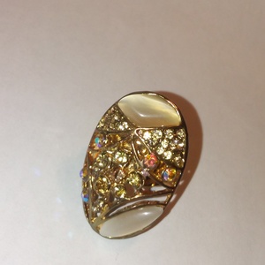 PRETTY RING, NEEDES A HOME is being swapped online for free