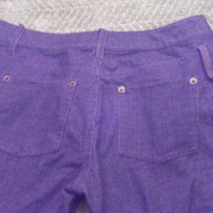 blue jegging is being swapped online for free