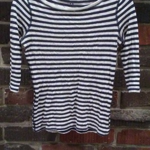 striped shirt is being swapped online for free