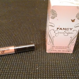 New Fancy Jessica Simpson Perfume and NYX Lip Gloss is being swapped online for free