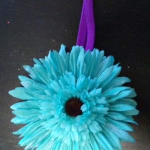 Flower headband is being swapped online for free