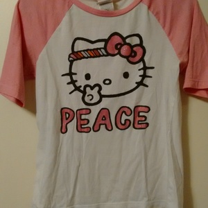 Hello Kitty Peace Shirt is being swapped online for free