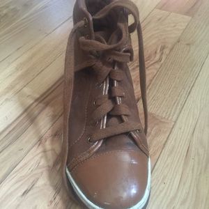 Michael Kors High Top Sneakers Size 8 is being swapped online for free