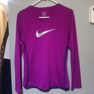 NIKE Drifit Long Sleeve Sz M is being swapped online for free
