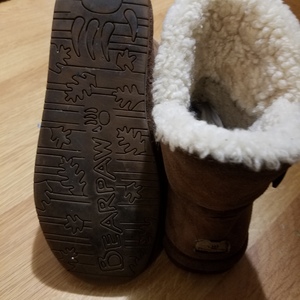 Bearpaw 'Rosie' Boots Sz 9 is being swapped online for free