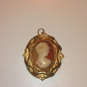 Pendants!!!!! is being swapped online for free