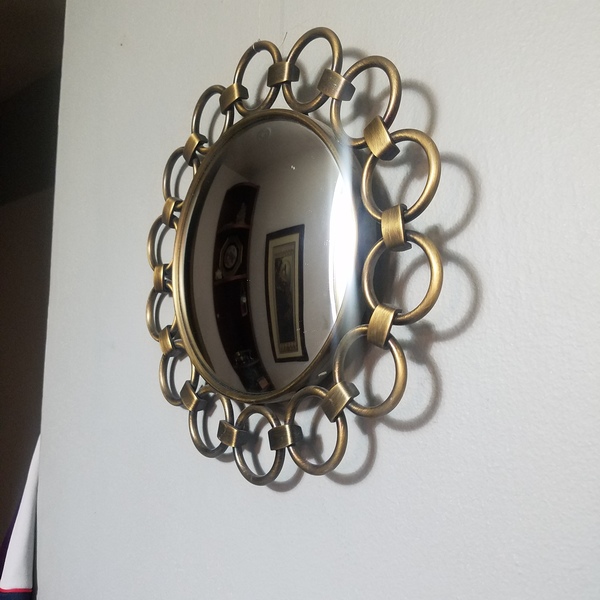 Fish eye Hallway/corner mirror is being swapped online for free