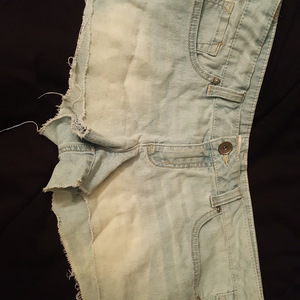 No Boundaries Size 13 Shorts  is being swapped online for free