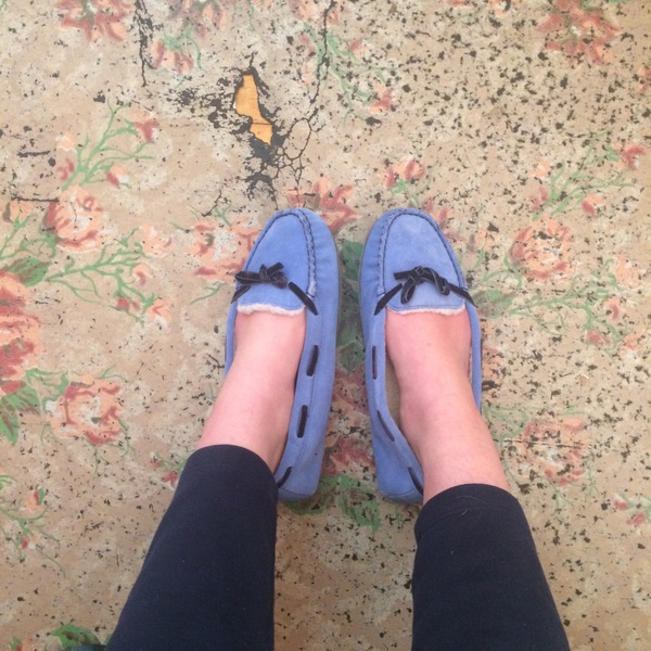 Blue LLbean slippers is being swapped online for free