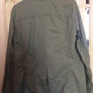 Light blue jacket is being swapped online for free