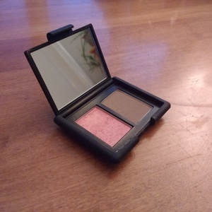 NARS blush and bronzer Duo is being swapped online for free