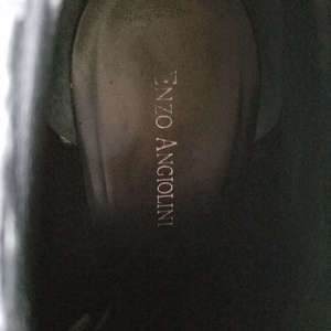 Cute half boots is being swapped online for free