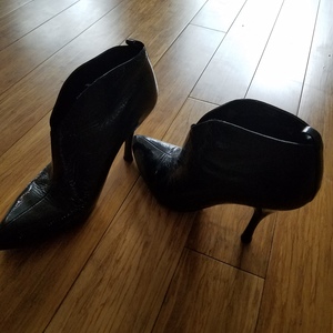 Cute half boots is being swapped online for free