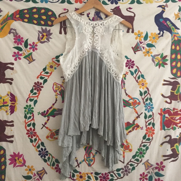 Top vintage style  is being swapped online for free