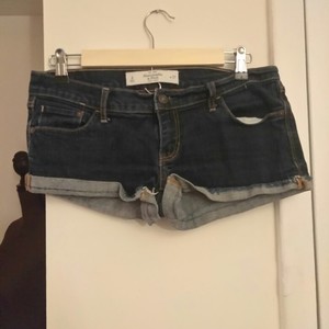 Abercrombie & Fitch Shorts is being swapped online for free