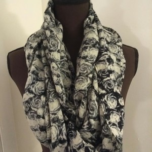 ECKO Infinity Scarf is being swapped online for free