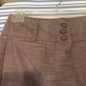 Tracy Evans light brown dress Bermuda shorts is being swapped online for free