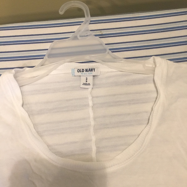 Old Navy white top size small is being swapped online for free