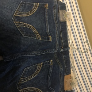 Hollister ankle jeans size 3 w26 is being swapped online for free