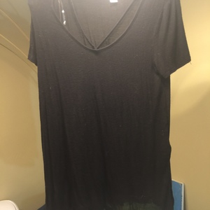 Adam Levine black top size Large is being swapped online for free