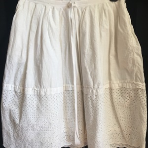 White eyelet Summer skirt Gap is being swapped online for free