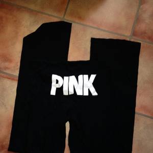 Pink ! Vs jogging pants  is being swapped online for free