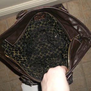 COACH ( Authentique ) Purse ! is being swapped online for free