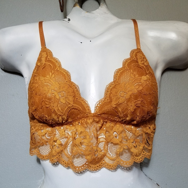 Lace Bralette is being swapped online for free