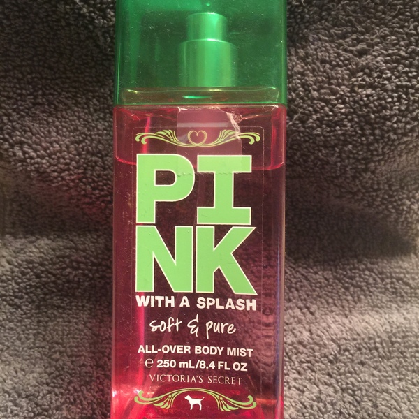 Victoria Secret Pink Body Spray is being swapped online for free