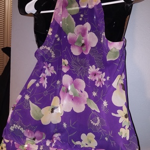  Ruffled Floral Blouse Sz S is being swapped online for free