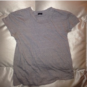 adorable brandy melville tshirt is being swapped online for free