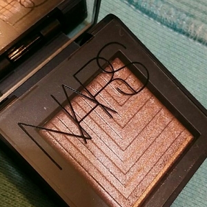 NARS Dual-intensity Eye Shadow is being swapped online for free