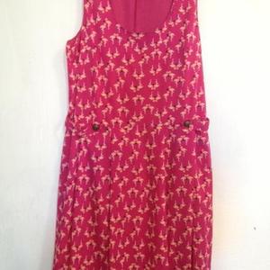 flamingo dress is being swapped online for free
