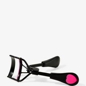 Ulta heart rubber grip eyelash curler is being swapped online for free