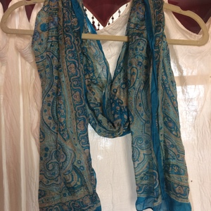 100% silk scarf from India  is being swapped online for free