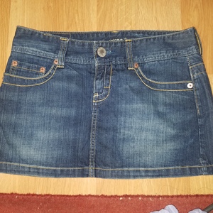 American Eagle Denim Skirt Sz 6 is being swapped online for free