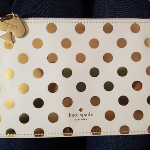 Kate Spade Pouch  is being swapped online for free