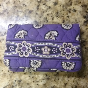 Vera Bradley small wallet is being swapped online for free