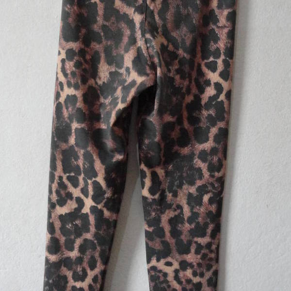 leopard legging is being swapped online for free