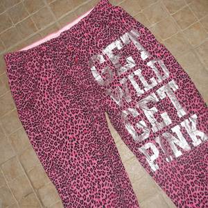 PINK ! Victoria's Secret pajama bottoms is being swapped online for free