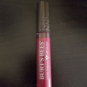 Burt's Bees Lip Gloss in Ruby Moon is being swapped online for free